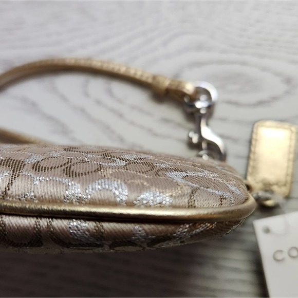 Coach Wristlet NWT - Picture 6 of 9